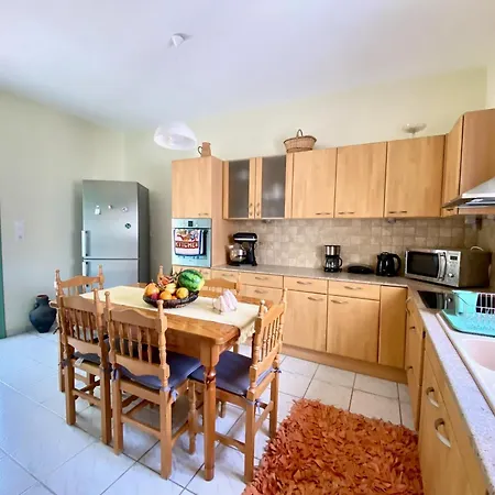 Captain's House Emborios