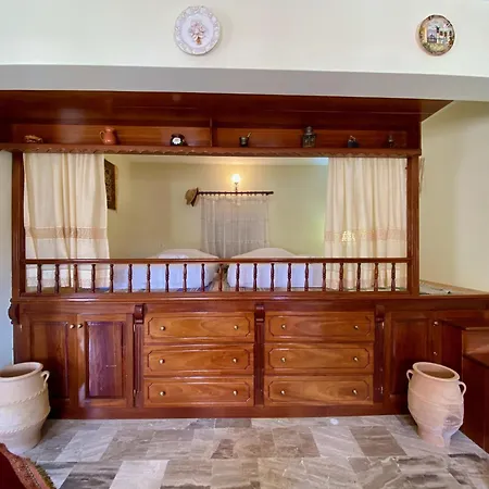 Captain's House Dom wakacyjny Emborios