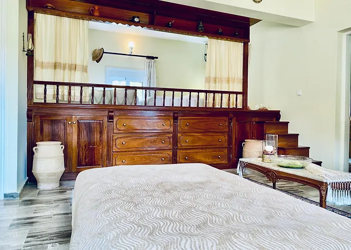 Captain's House Feriehus Emborios