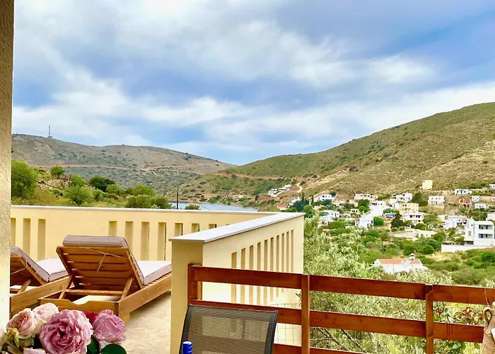 Captain's House Feriehus Emborios