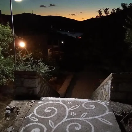 Captain's House Feriehus Emborios